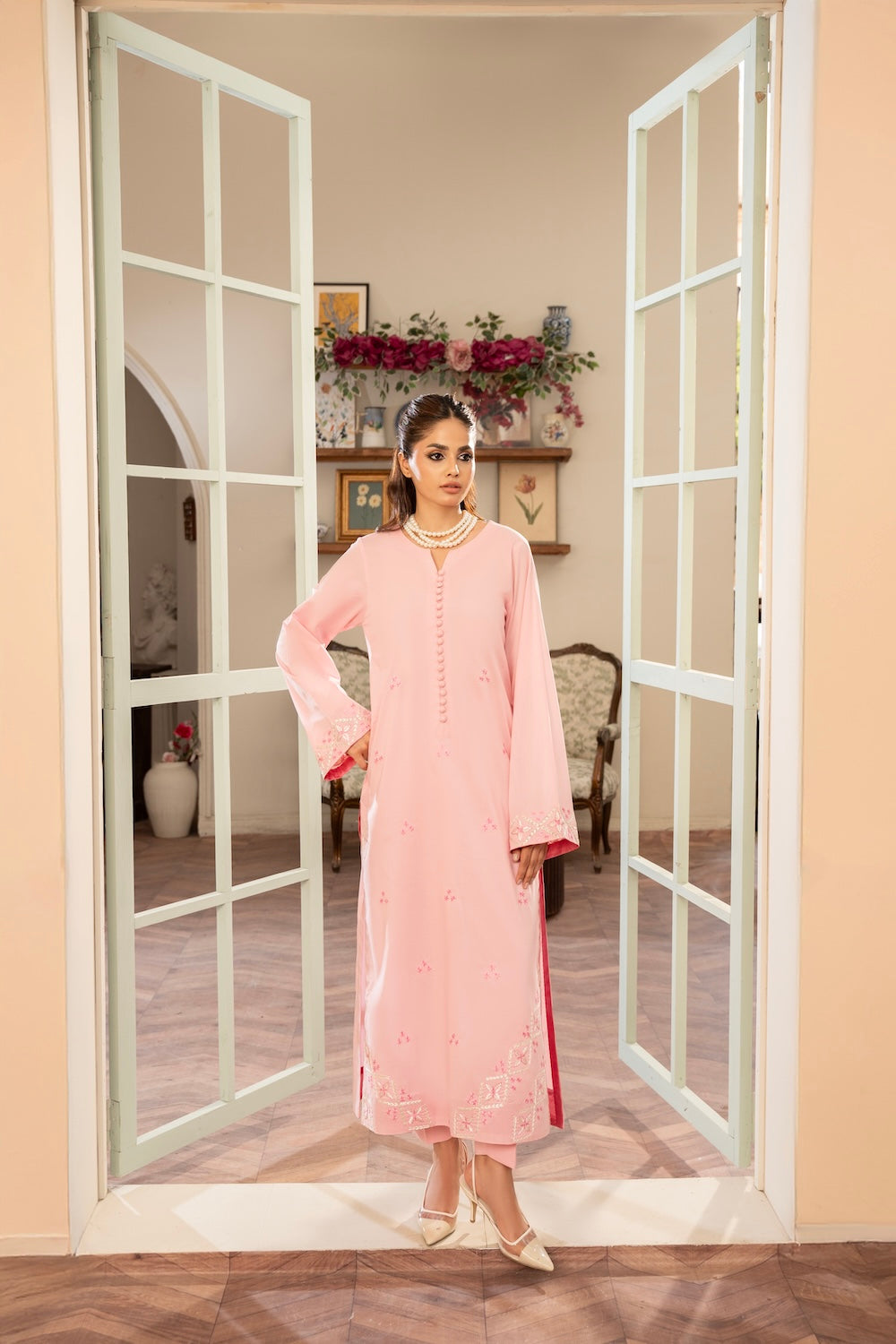 Mahnoor | Instant Delivery