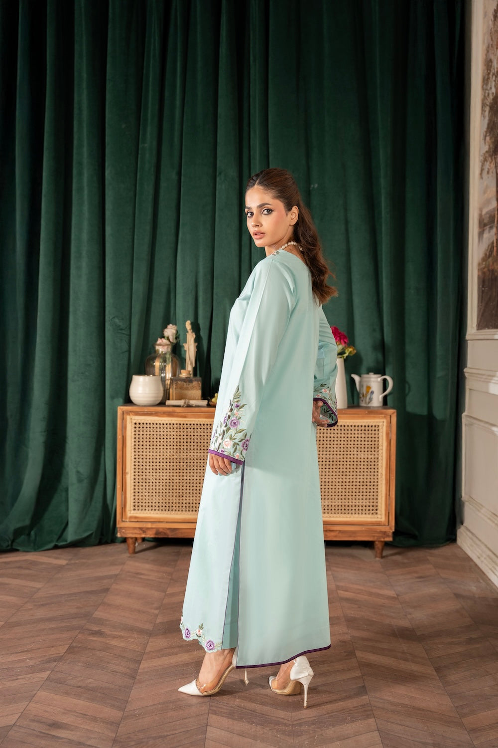 Sitara | Instant Delivery