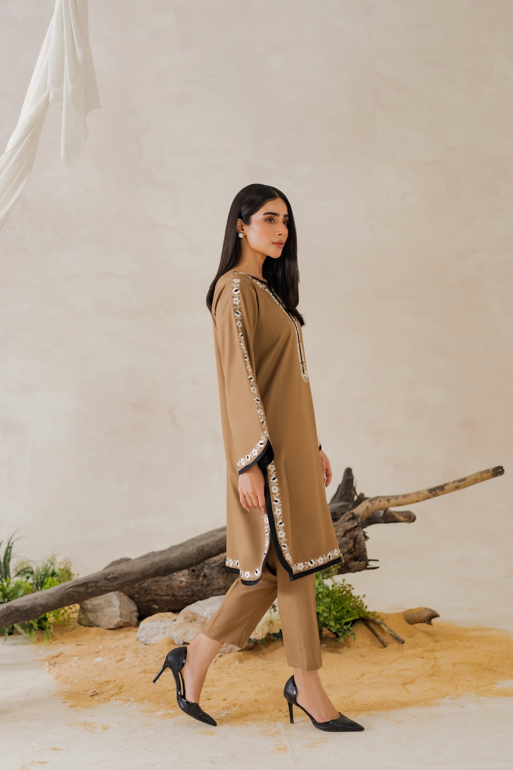 Emily | Instant Delivery