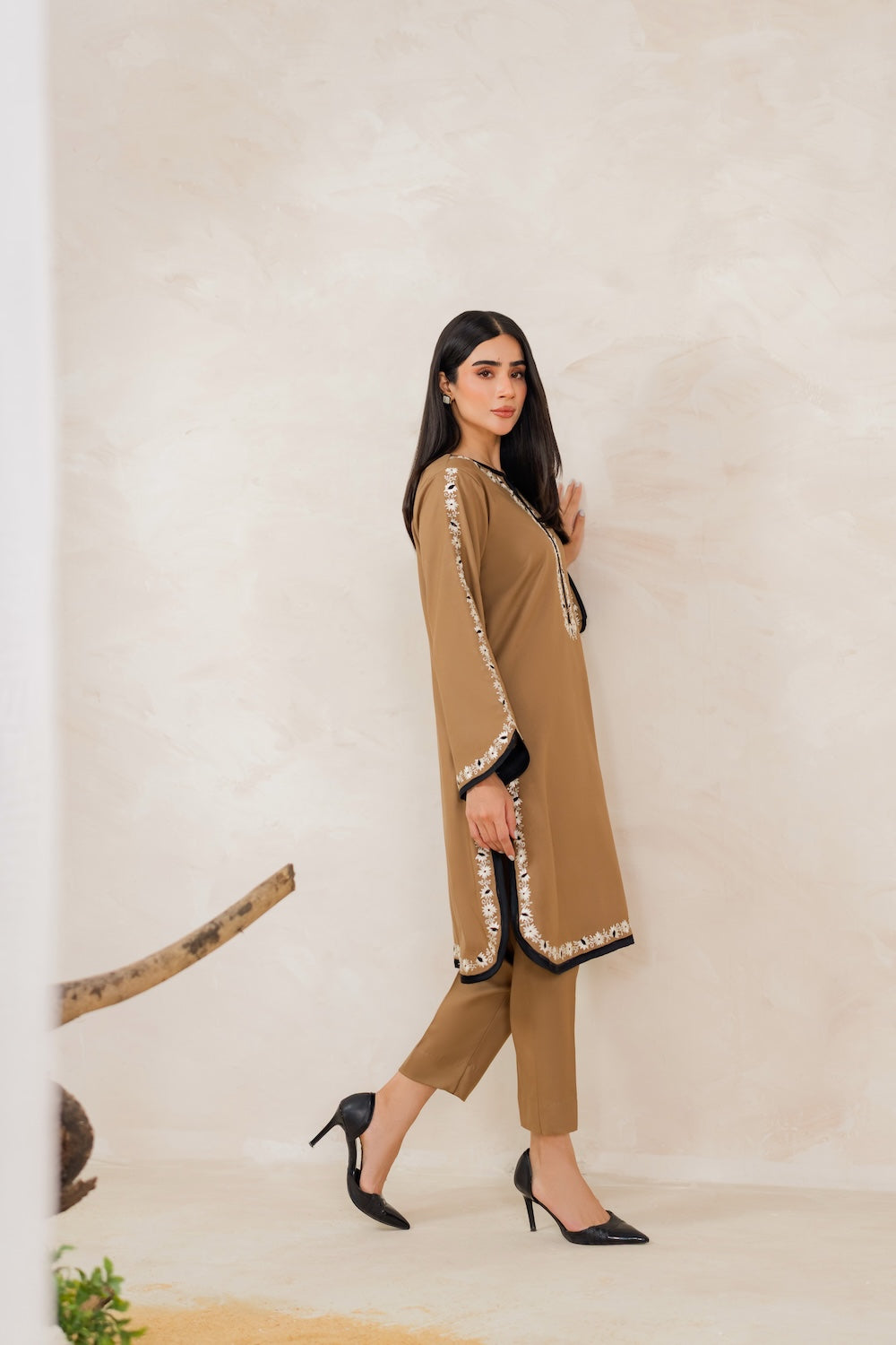 Emily | Instant Delivery